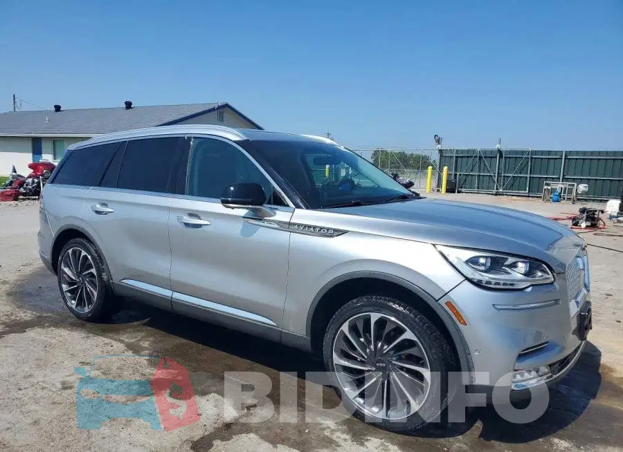 5LM5J7XC9LGL21129 Photo# 4