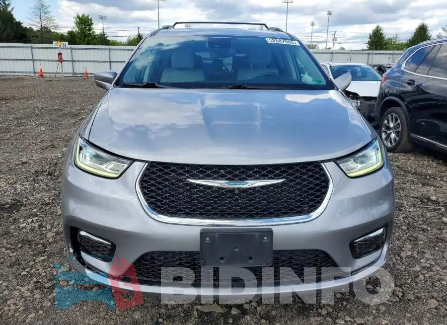 2C4RC1L7XMR591477 Photo# 5