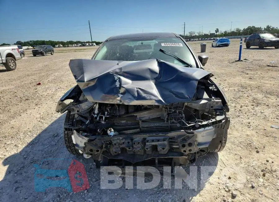 1FADP3F2XJL270401 Photo# 5