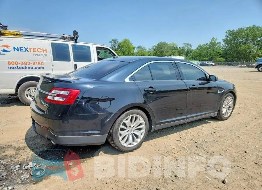 1FAHP2J82JG106317 Photo# 3