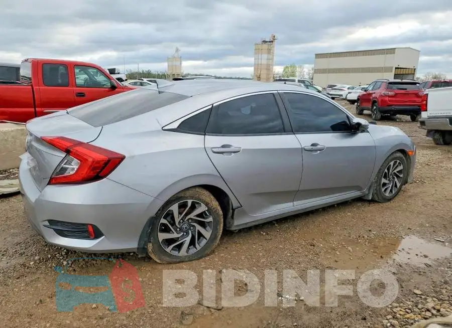19XFC2F72HE001462 Photo# 3