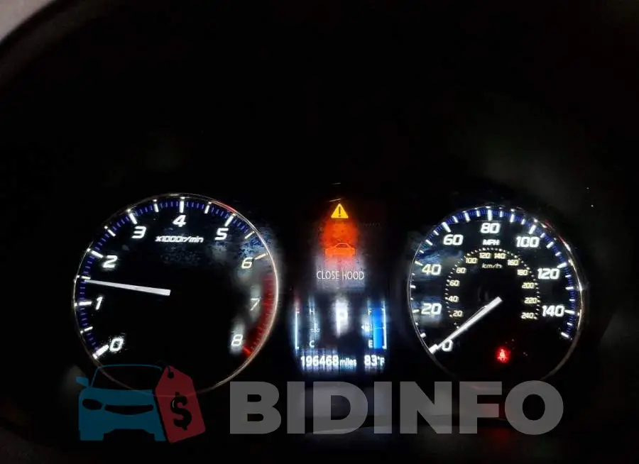 JA4AD3A32JZ023015 Photo# 9