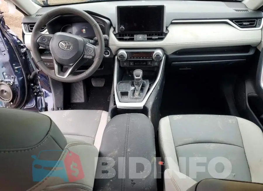 2T3A1RFV8SW602376 Photo# 8
