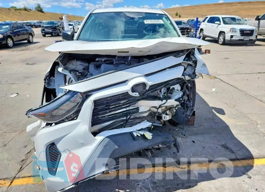 2T3F1RFV8NW270725 Photo# 5