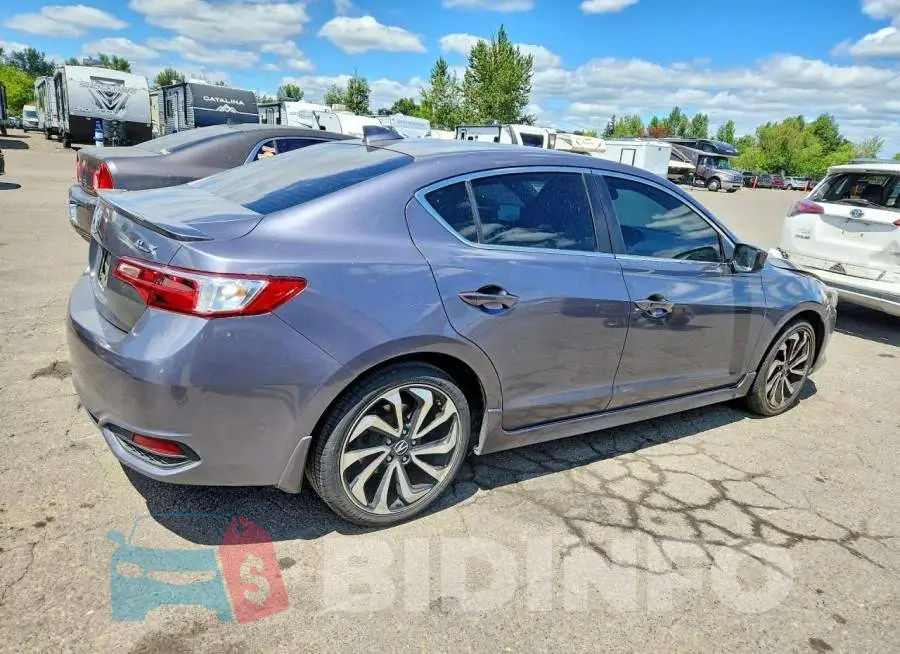 19UDE2F88HA001383 Photo# 3