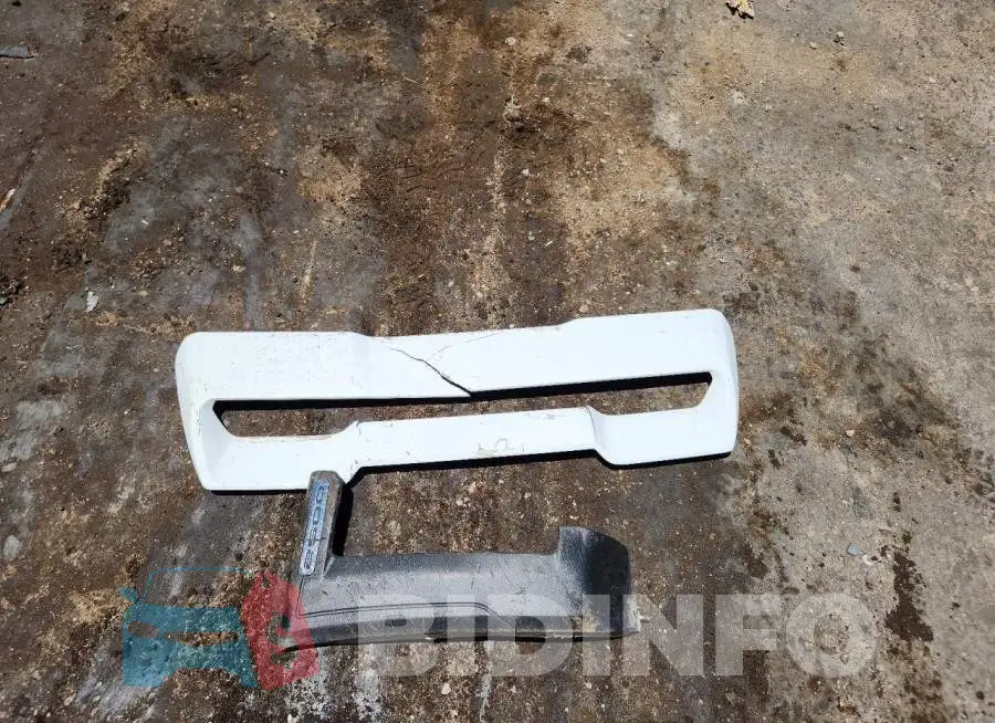 1GT39LE76RF124665 Photo# 12