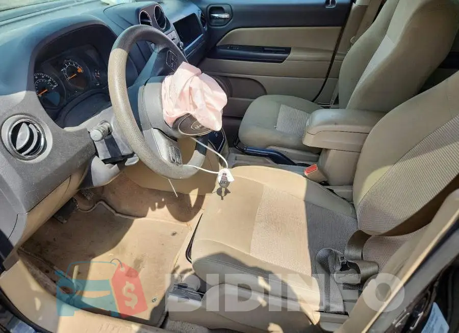 1C4NJPBB3HD132782 Photo# 7