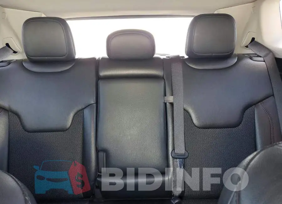3C4NJDDB3LT171631 Photo# 10