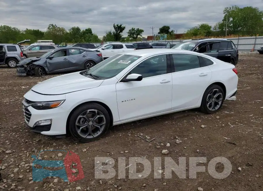 1G1ZD5ST1PF132104 Photo# 1