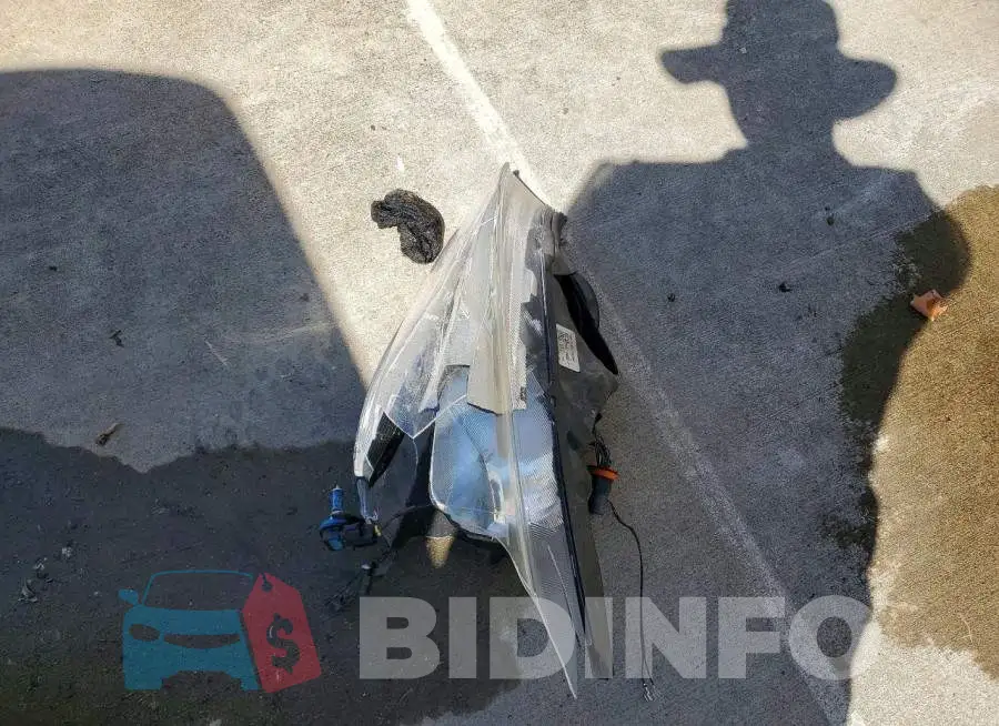 1FADP3N22HL328139 Photo# 12