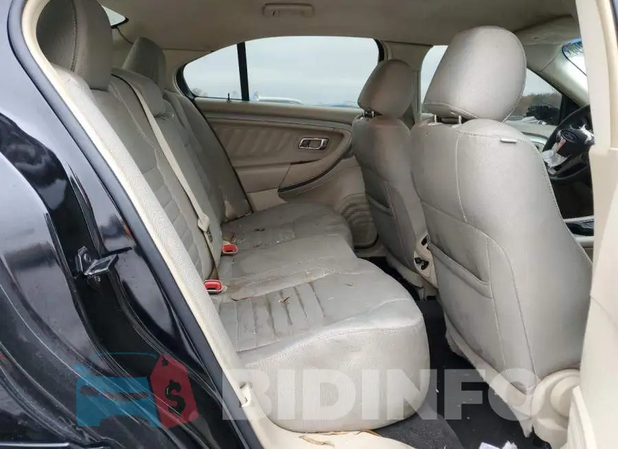 1FAHP2D82JG136784 Photo# 10