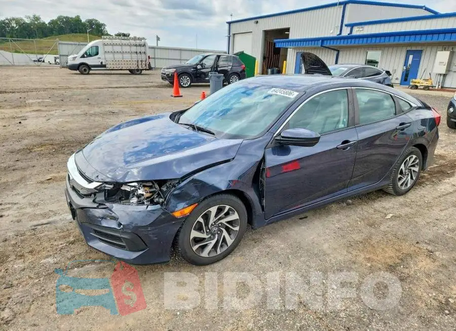 19XFC2F72JE033804 Photo# 1