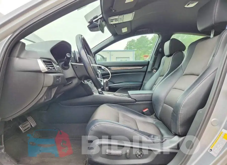 1HGCV1F32JA137072 Photo# 7