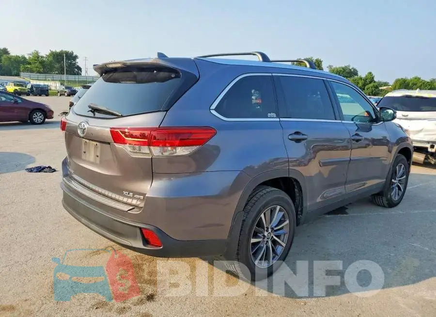 5TDJZRFH9KS578819 Photo# 3
