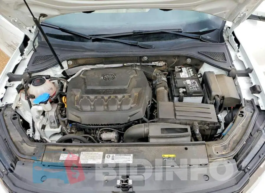 1VWLA7A32KC008076 Photo# 11