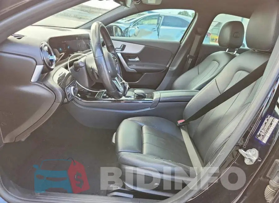 WDD3G4EB5KW018879 Photo# 7