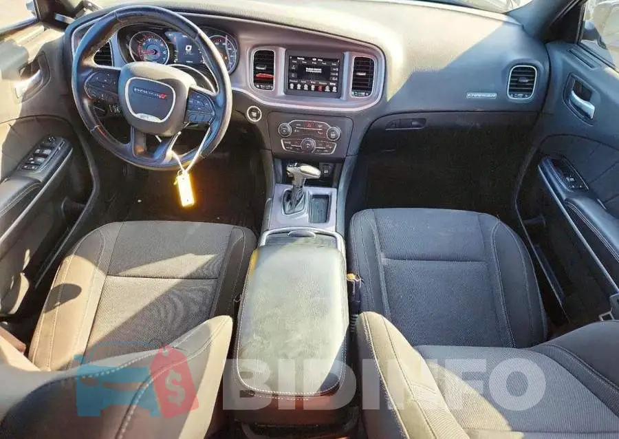 2C3CDXBG3KH674635 Photo# 8