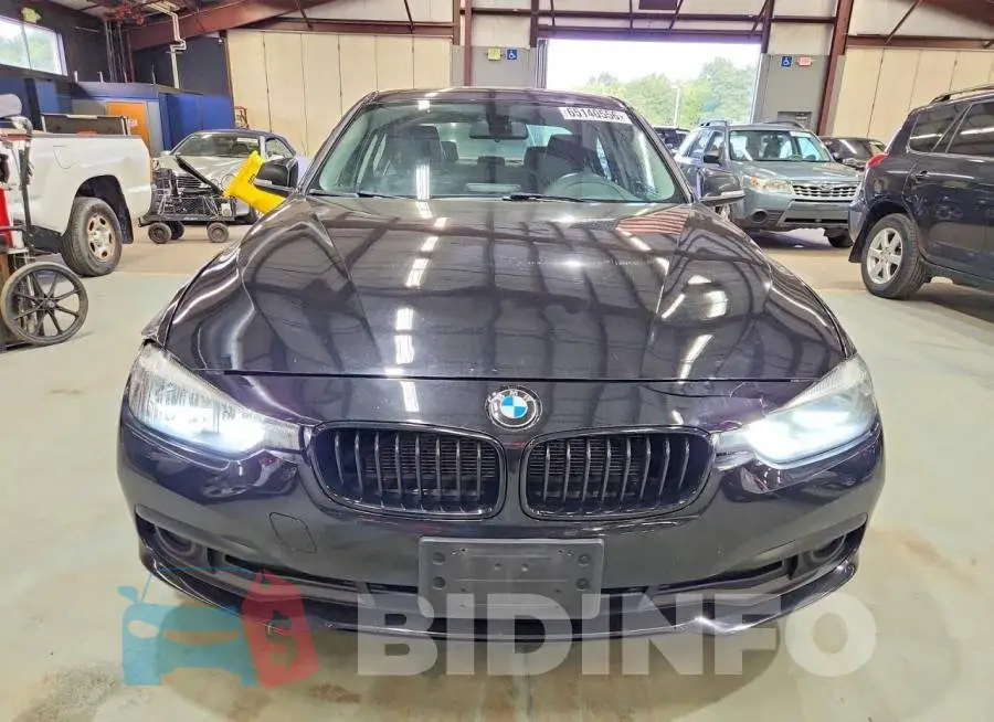 WBA8A3C55HK691192 Photo# 5