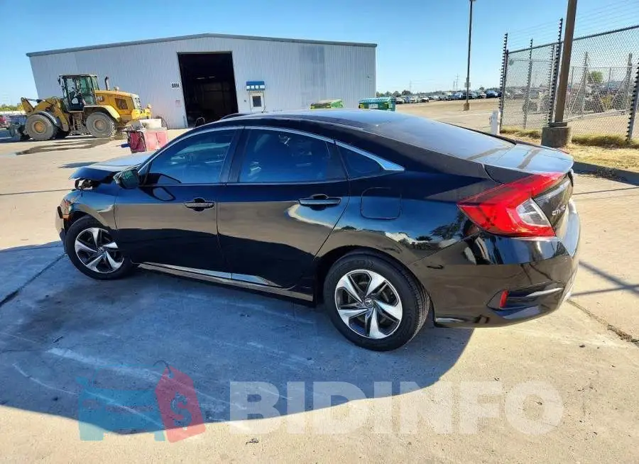 19XFC2F62KE210747 Photo# 2