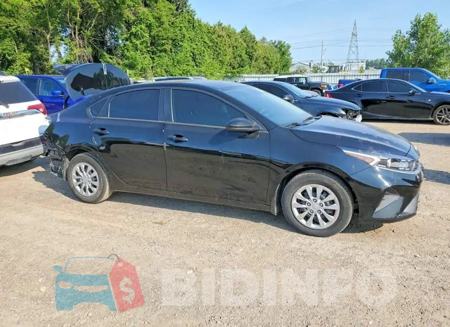 3KPF24AD3PE661875 Photo# 4