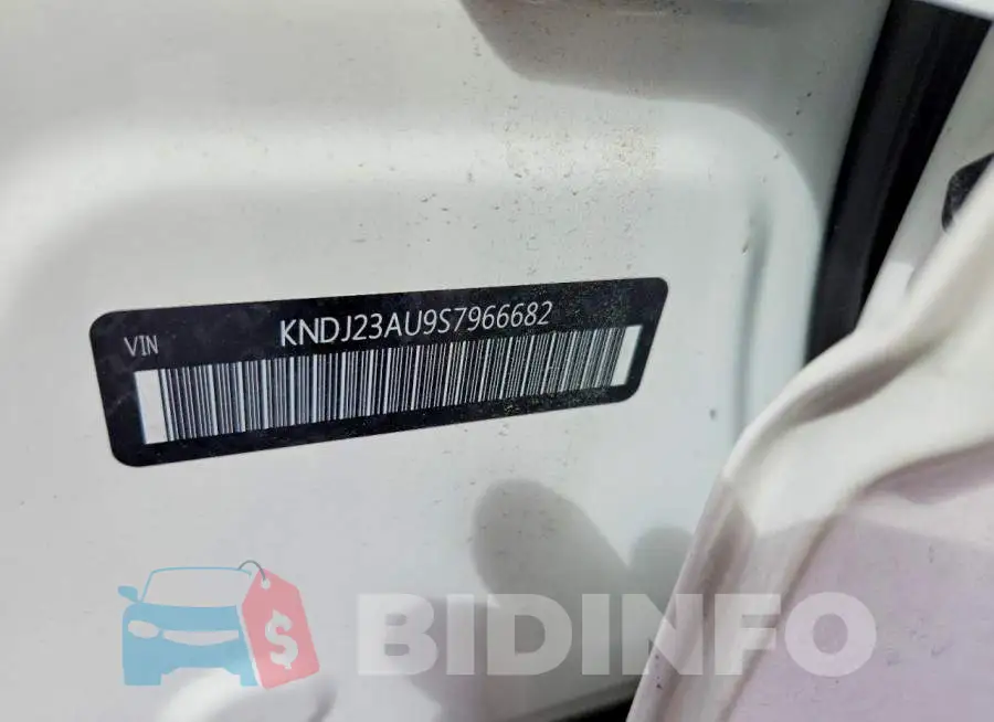 KNDJ23AU9S7966682 Photo# 13
