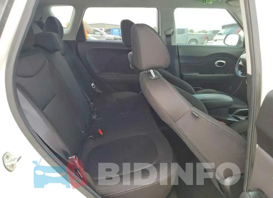 KNDJN2A25J7544584 Photo# 11