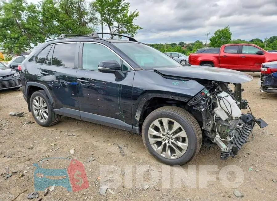 2T3A1RFV3MC185026 Photo# 4