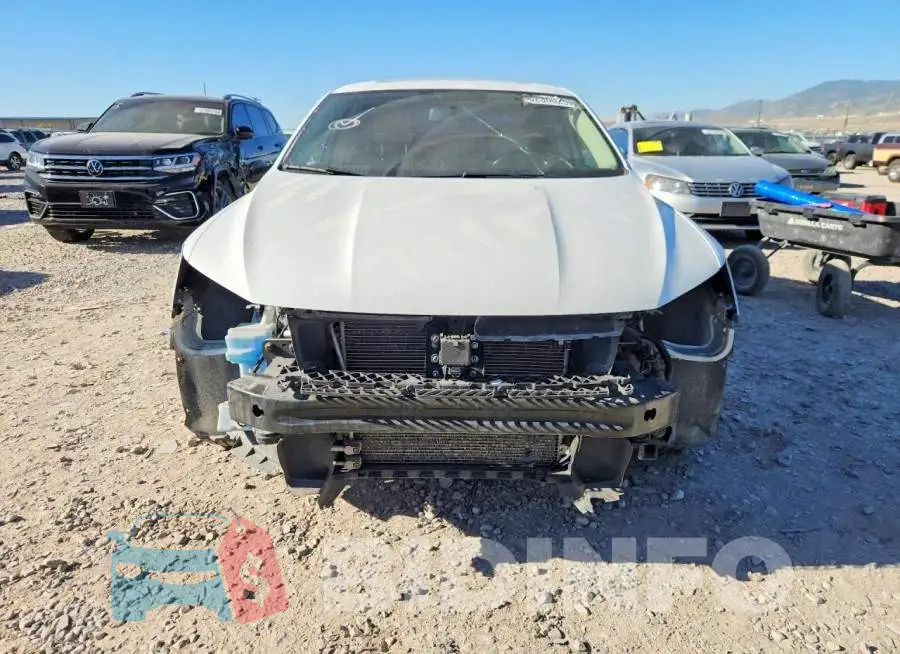 1VWLA7A33KC001900 Photo# 5