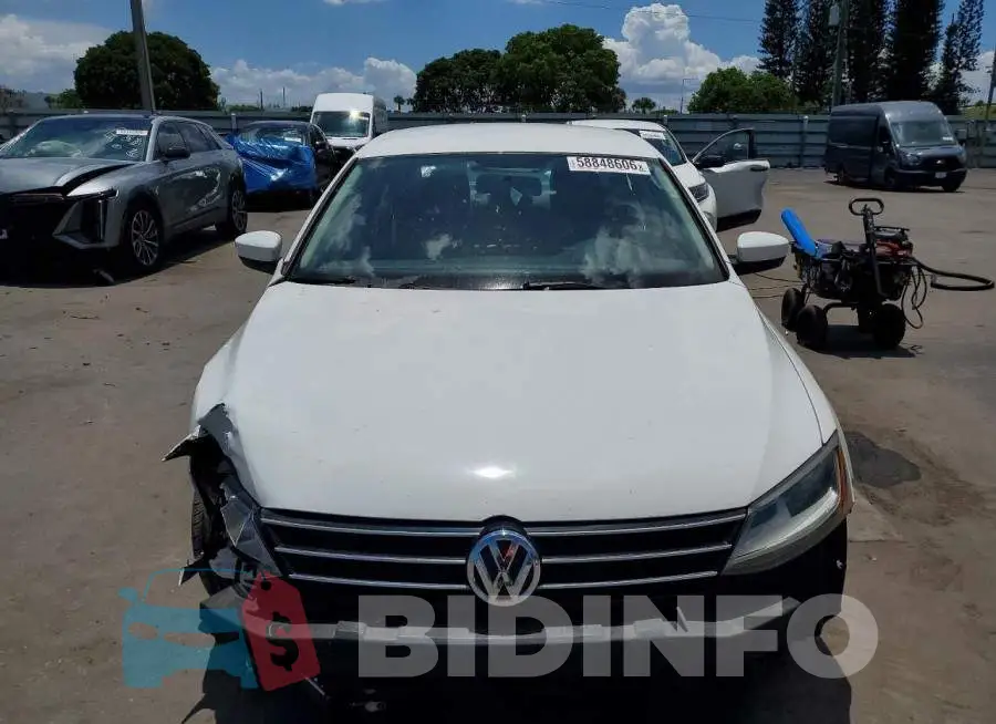 3VW2B7AJ9HM322192 Photo# 5