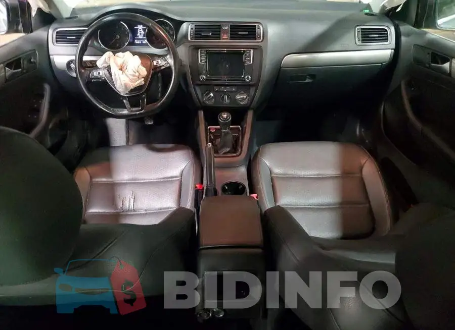 3VWB67AJ4HM222019 Photo# 8