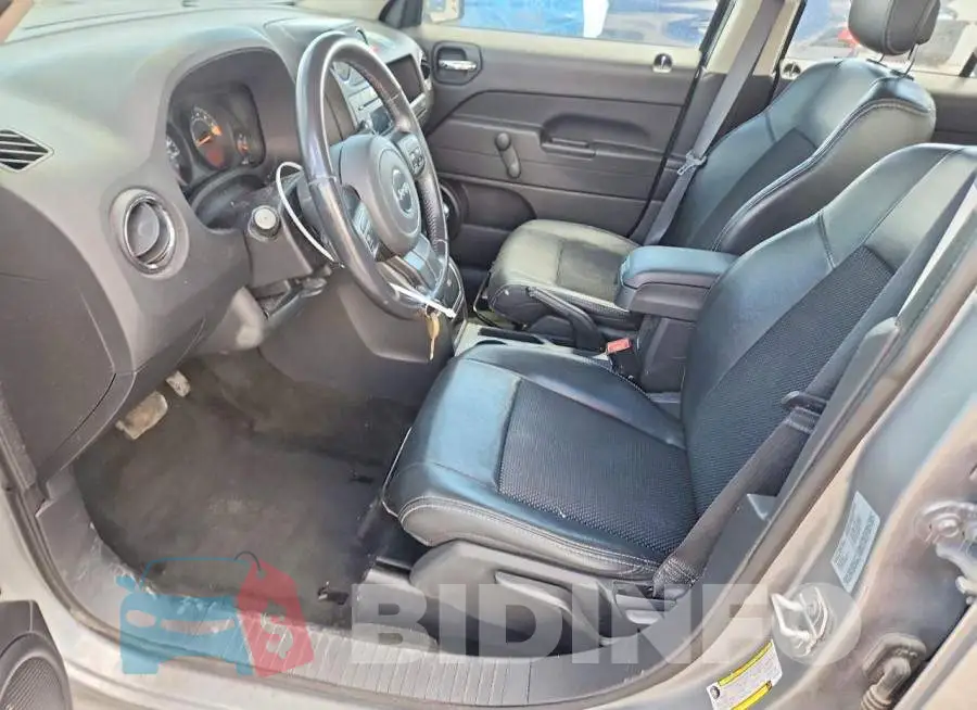1C4NJRAB0HD178812 Photo# 7