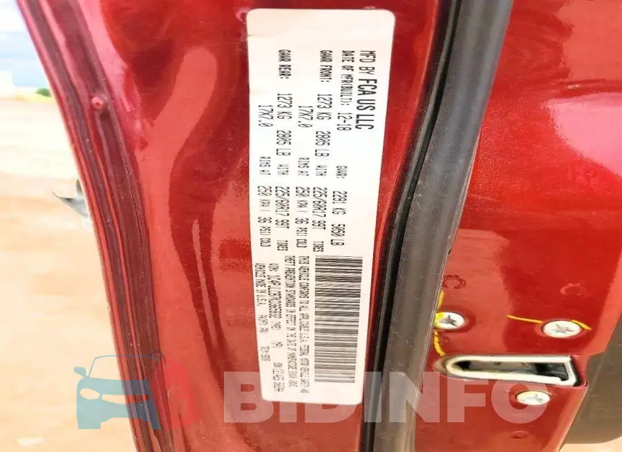 1C4PJLCB7KD365832 Photo# 13