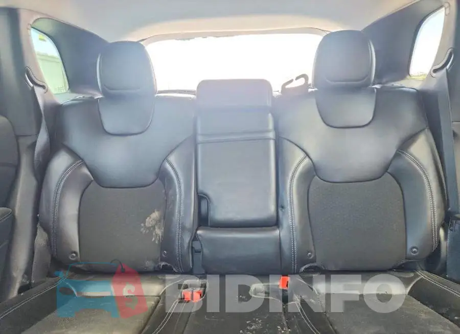 1C4PJLLB4KD307855 Photo# 10