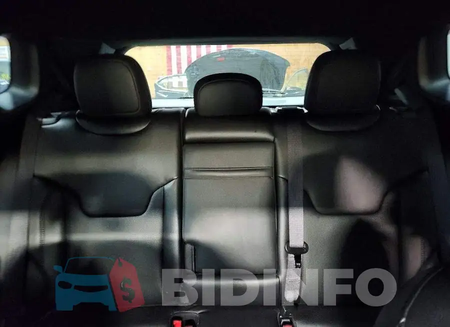 3C4NJDCB1LT138824 Photo# 10