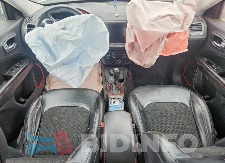 3C4NJDDB8KT618274 Photo# 8