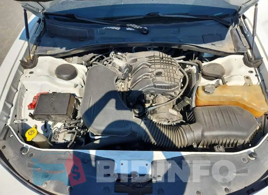 2C3CDXHG4KH622356 Photo# 11