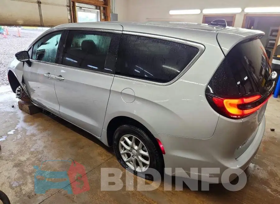 2C4RC1BG9TR209195 Photo# 2