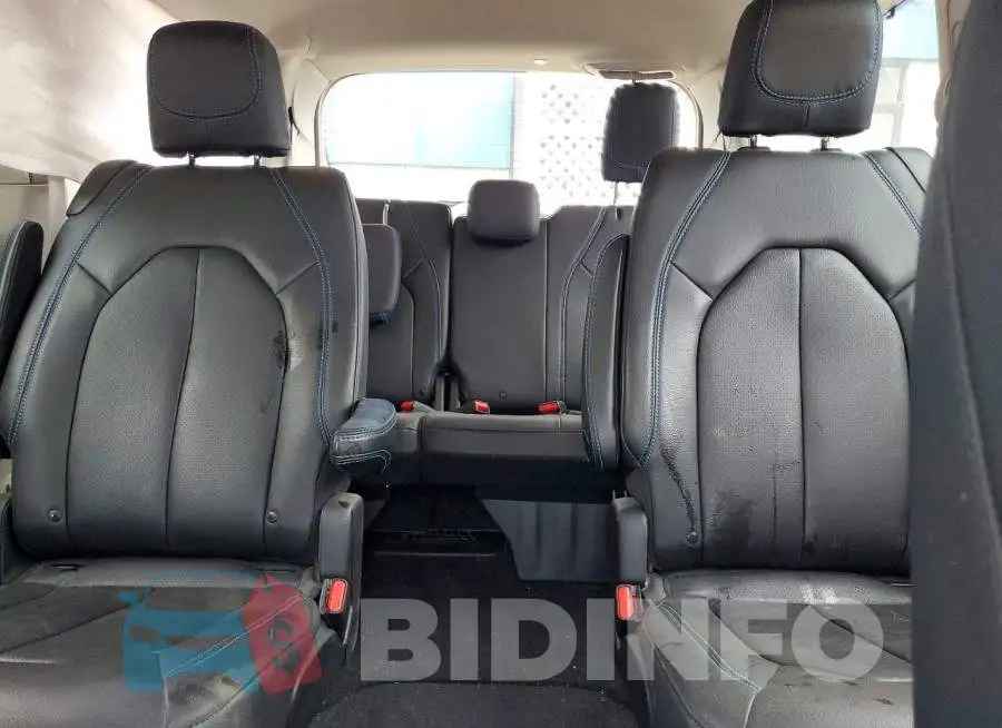 2C4RC3BG8MR518539 Photo# 10