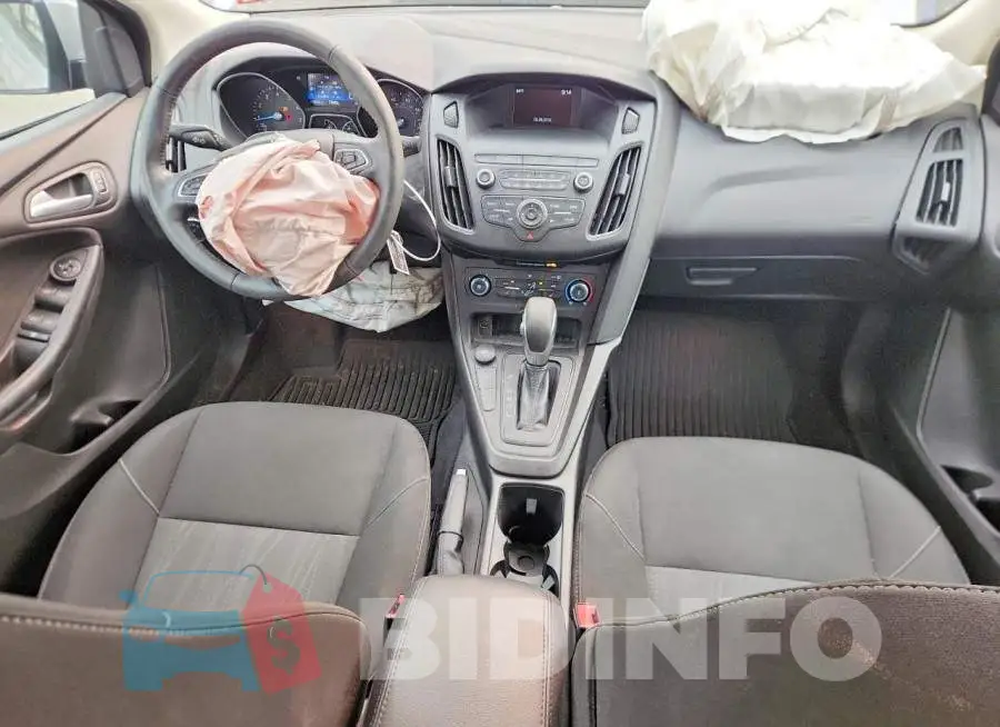 1FADP3F24JL264612 Photo# 8