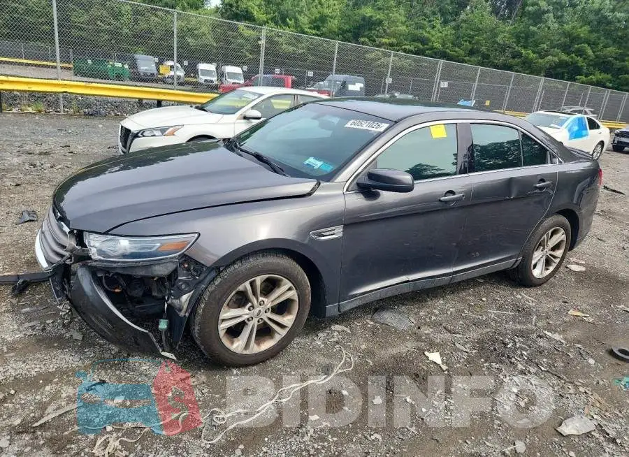 1FAHP2E82JG103153 Photo# 1
