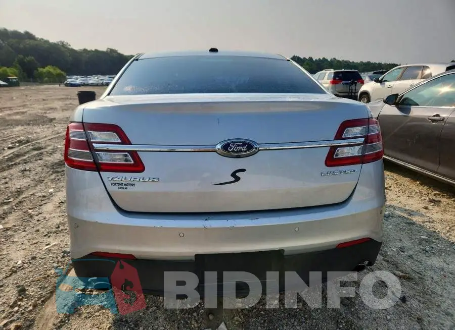1FAHP2F82JG130433 Photo# 6