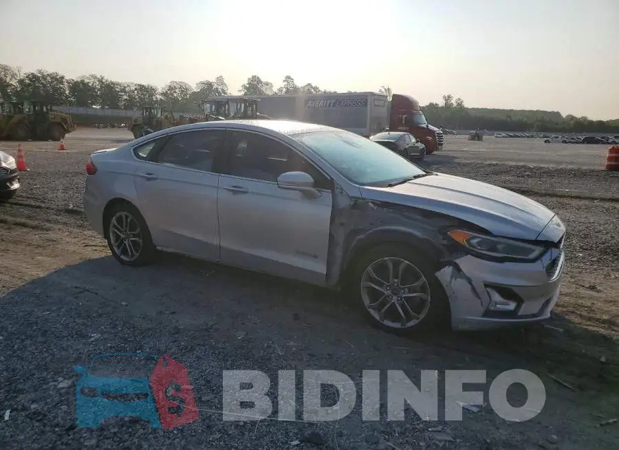 3FA6P0RU3KR223850 Photo# 4