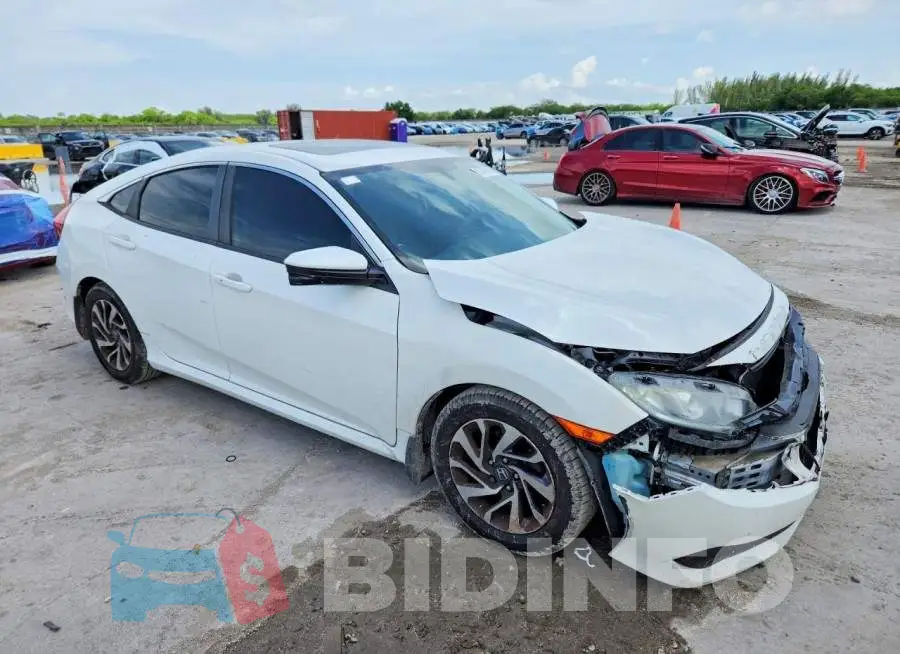 19XFC2F70HE080694 Photo# 4