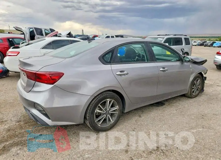 3KPF24AD2PE545034 Photo# 3