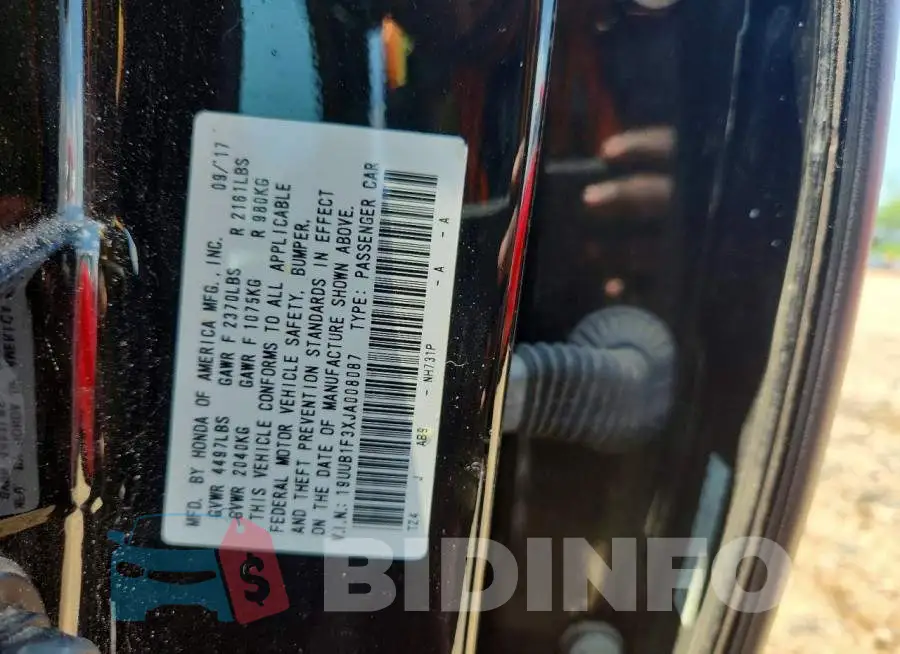 19UUB1F3XJA008087 Photo# 12