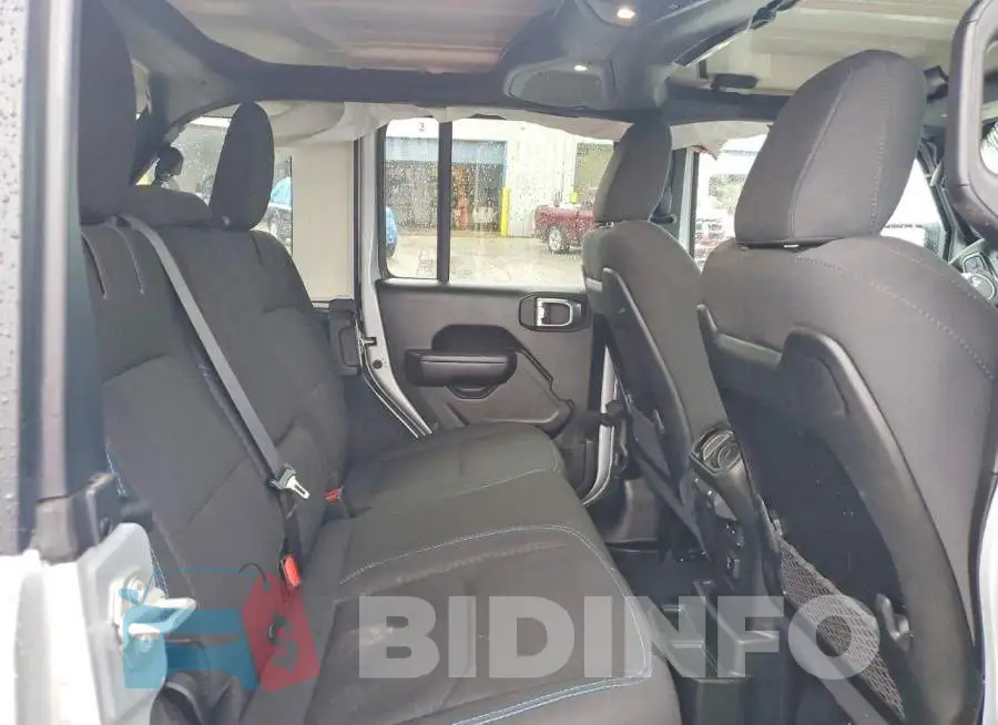 1C4RJXR68RW276716 Photo# 11