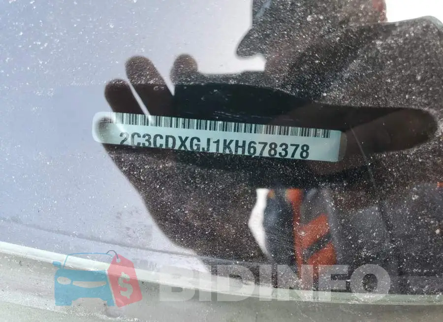 2C3CDXGJ1KH678378 Photo# 13