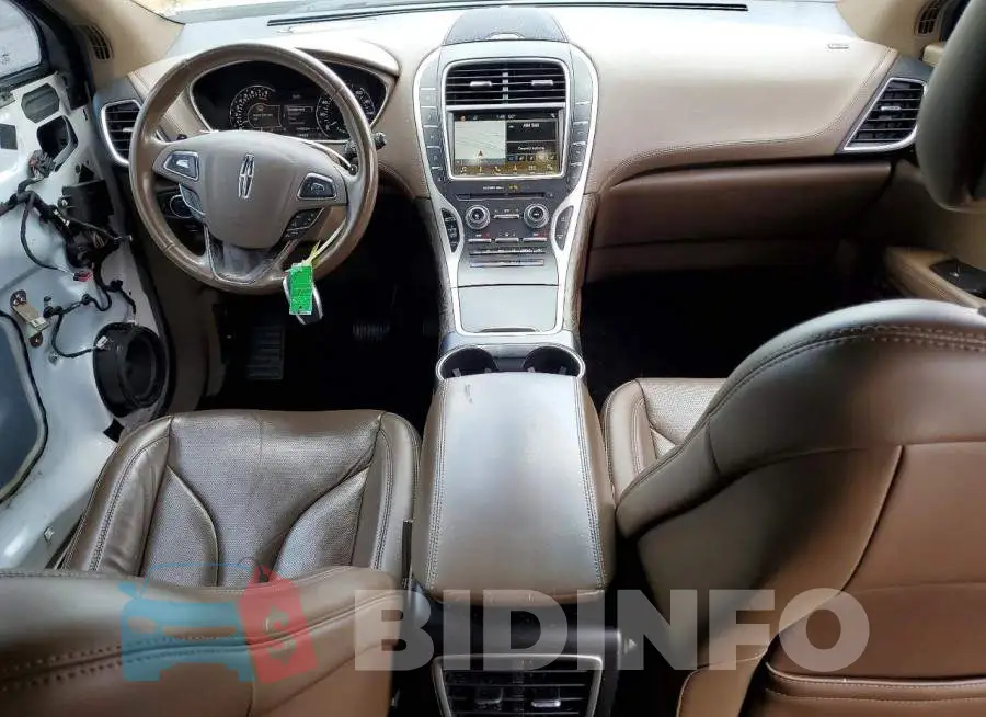 2LMPJ6LR3JBL38887 Photo# 8