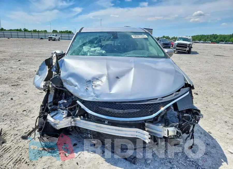2C4RC1FG1JR277692 Photo# 5