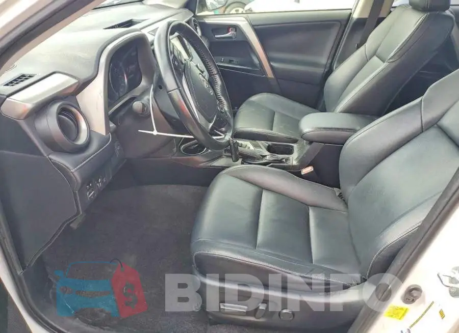 JTMDJREV4HD126129 Photo# 7